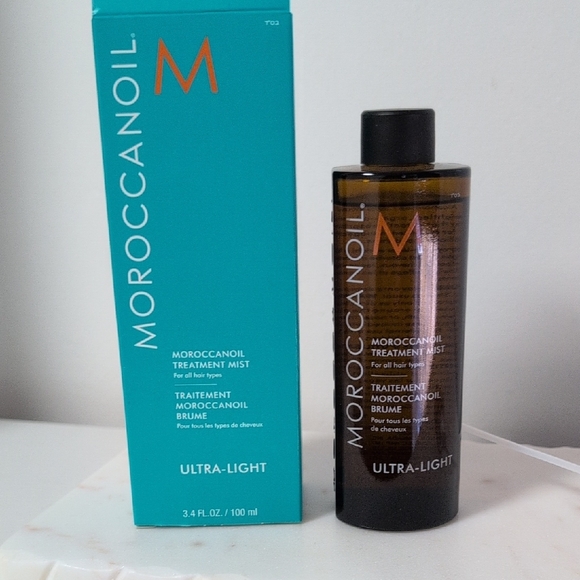 Two Moroccanoil Ultra-Light Treatment Mist in Teal - Picture 3 of 13